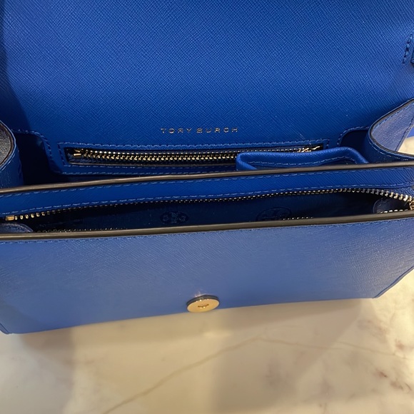 NEW without tags Tory Burch Emerson Crossbody Blue Purse with removable strap - Picture 8 of 12